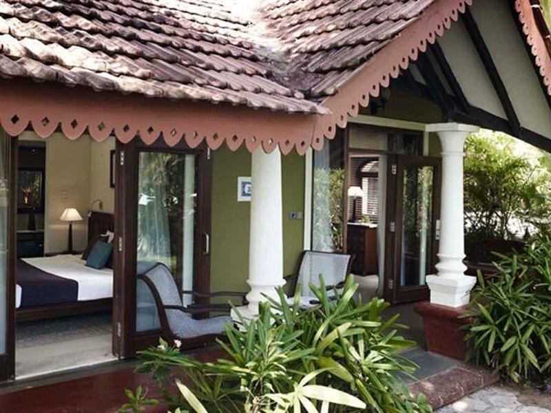 Taj Holiday Village Resort & Spa, Goa Candolim Exterior photo A villa at the resort