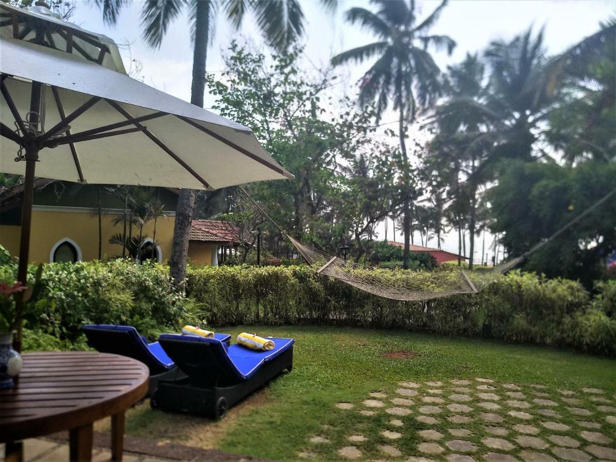 Taj Holiday Village Resort & Spa, Goa Candolim Exterior photo The resort's garden